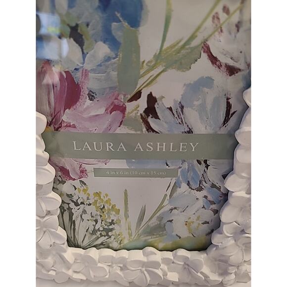 Laura Ashley White Textured Resin Flower Floral 4 X 6 Picture Frame Bridal Baby - Picture 3 of 8